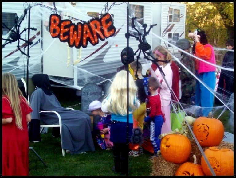 Halloween Campsite Decorating Contest at Tall Pines